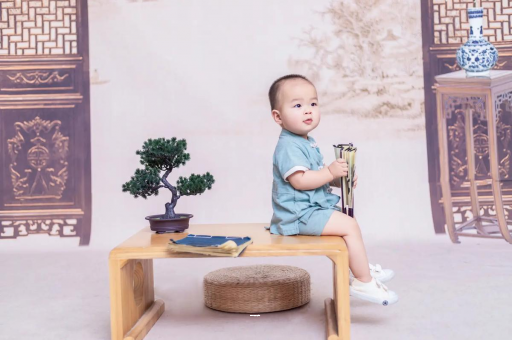 吐鲁番宝宝几个月可以笑出声