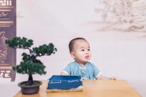 吐鲁番宝宝总是抠鼻子 吐鲁番宝宝总是抠鼻子